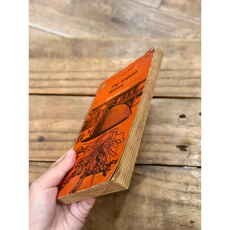 The Kraken Wakes - John Wyndham (1960s, Vintage) 738057