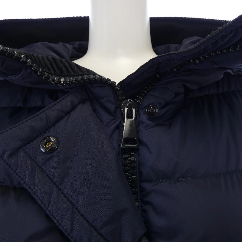 Áo khoác lông vũ MONCLER 634912