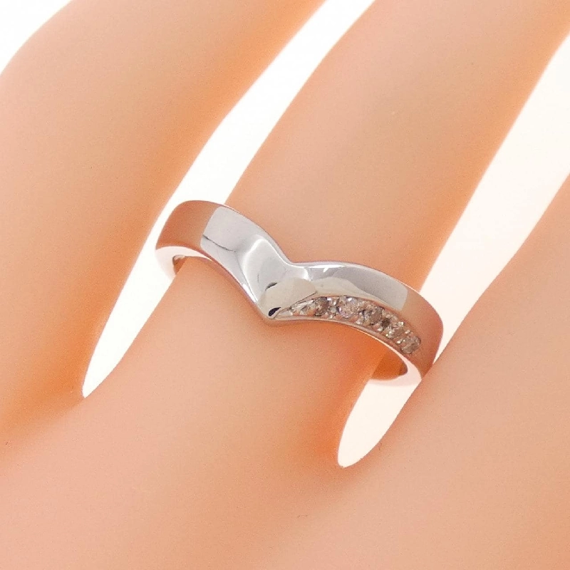 Nhẫn kim cương K18WG 0.05CT 667119