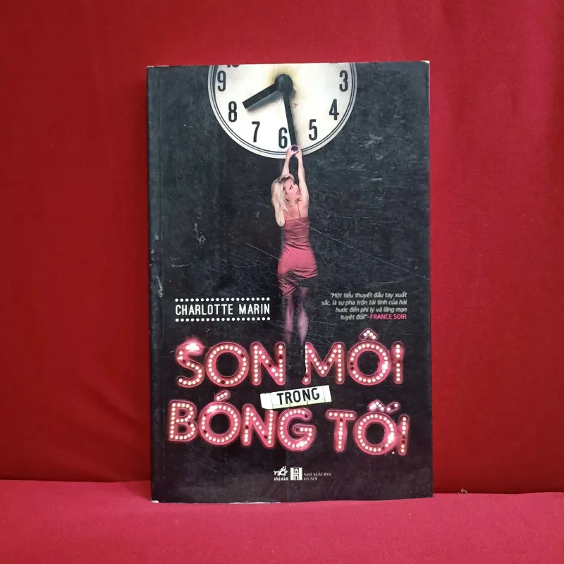 Son môi trong bóng tối 📚 1023629
