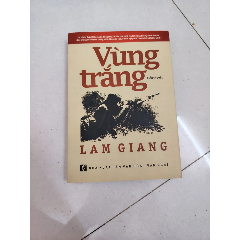 Vùng trắng lam giang  495780