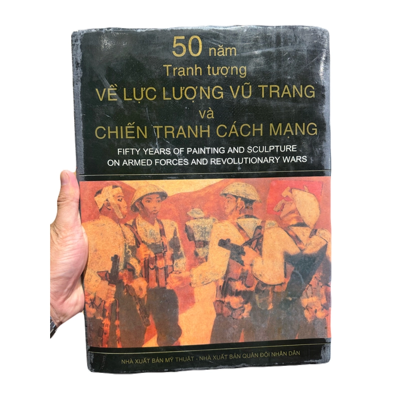 Sách Mỹ Thuật- 50 Năm Tranh Tượng về Lực Lượng Vũ Trang và Chiến Tranh Cách Mạng  517450