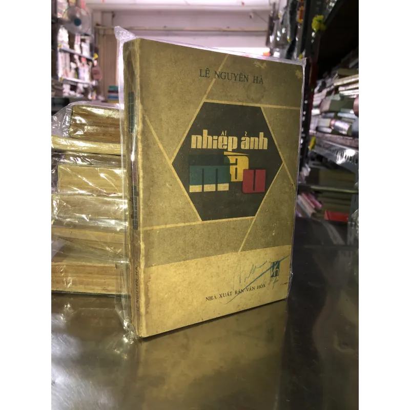 Nhiếp ảnh màu - Lê Nguyên Hà 1034930
