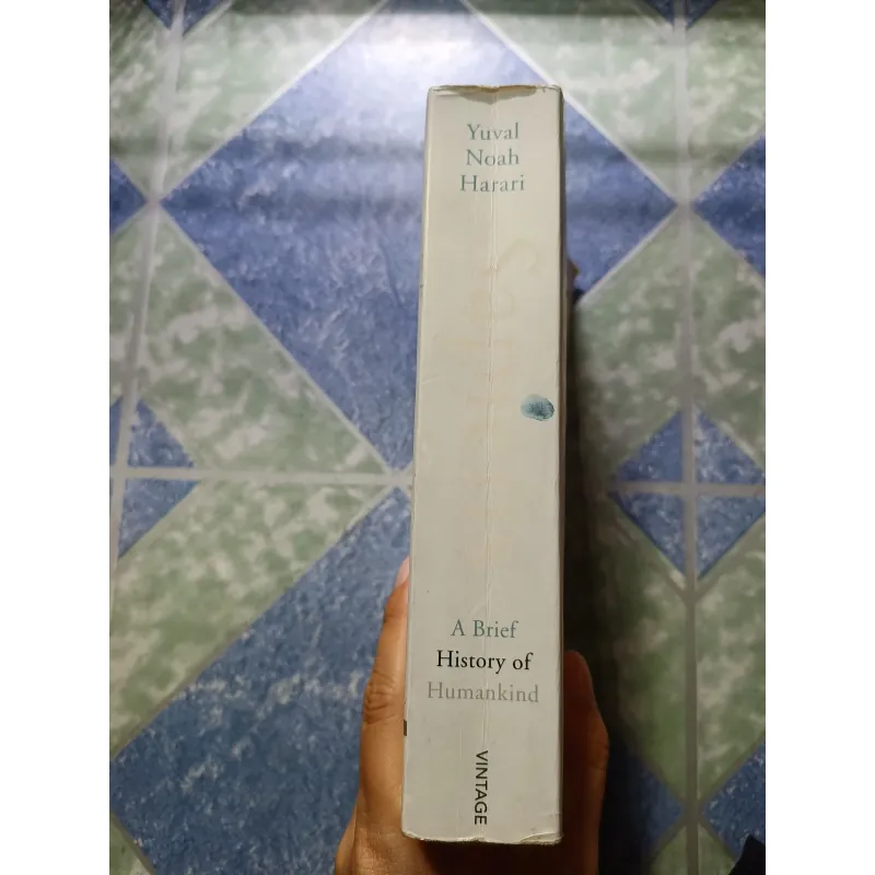 Sapiens - A brief history of humankind - Yuval Noah Harari 1011041