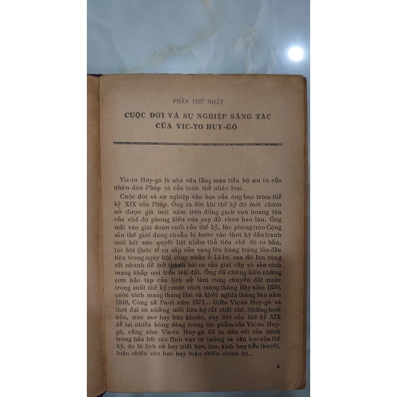 VIC-TO HUY-GÔ.
Tác giả: Phùng Văn Tửu biên soạn 300810
