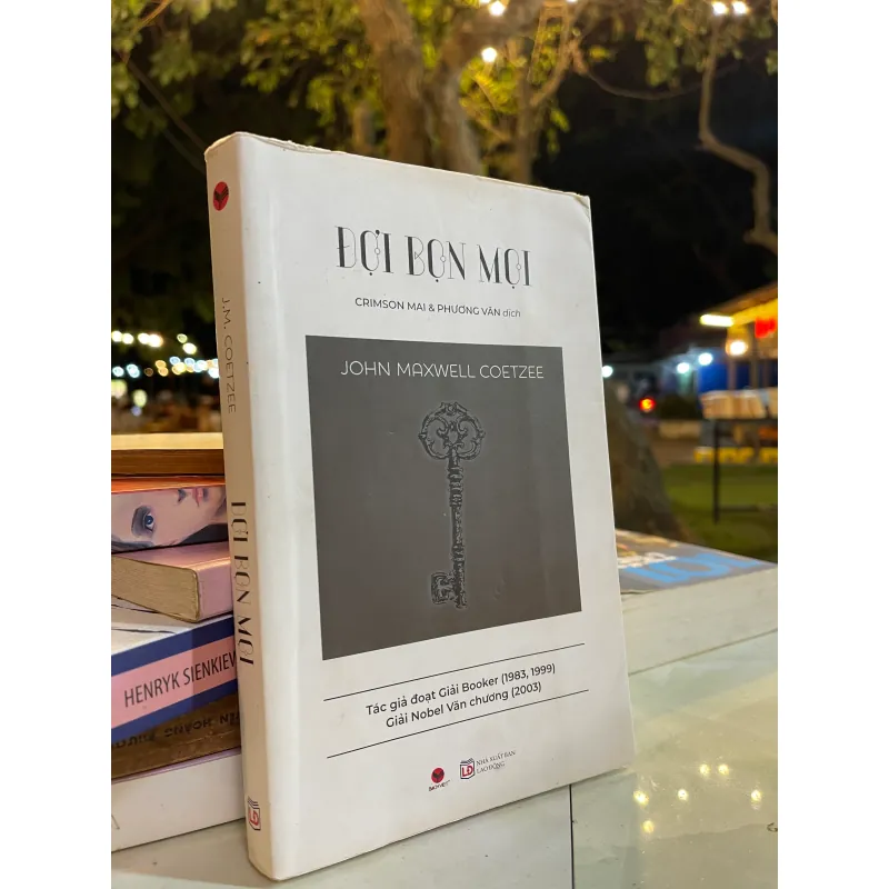 ĐỢI BỌN MỌI - JOHN MAXWELL COETZEE  1010289