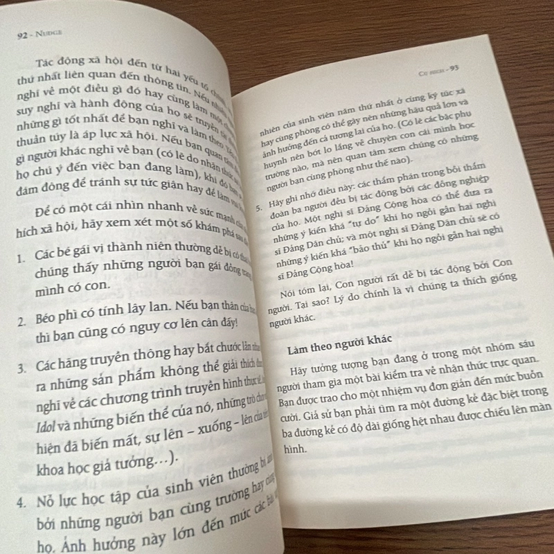 Nudge Cú hích Richard H. Thaler 357922
