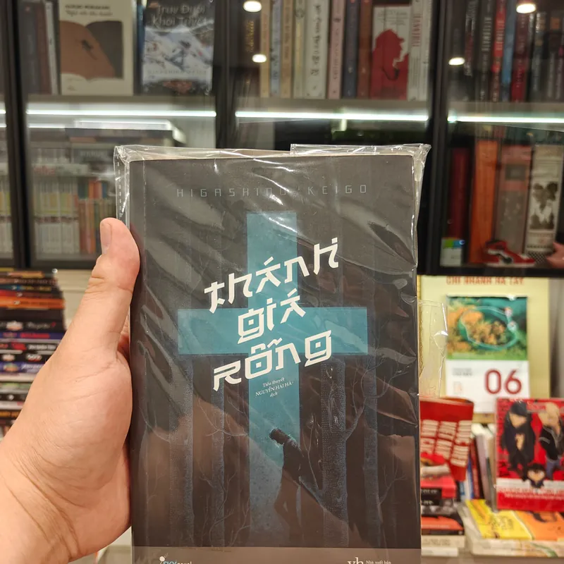 Thánh giá rỗng - Higashino Keigo 572687