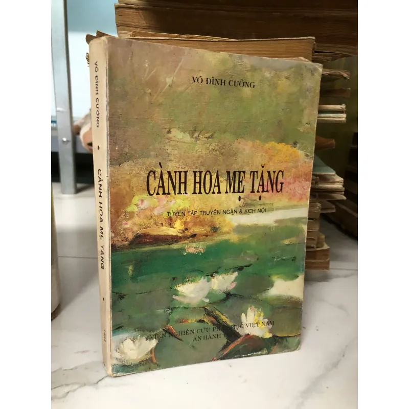 Cảnh hoa mê tặng – Võ Đình Cường 739751