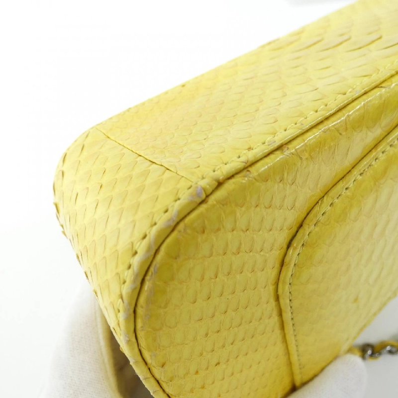 Túi xách chéo Chanel 69900 613210