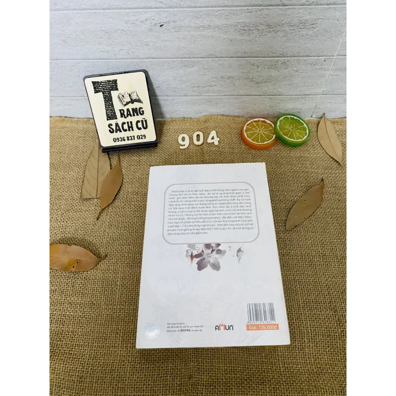 Gió mang những ký ức thổi thành những cánh hoa 1012901