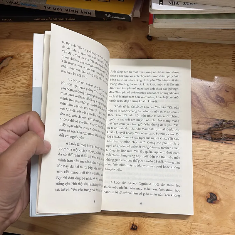 II Tập Truyện Ngắn: Mùa Đi Qua Mùa - Nhiều Tác Giả - 2012 697209