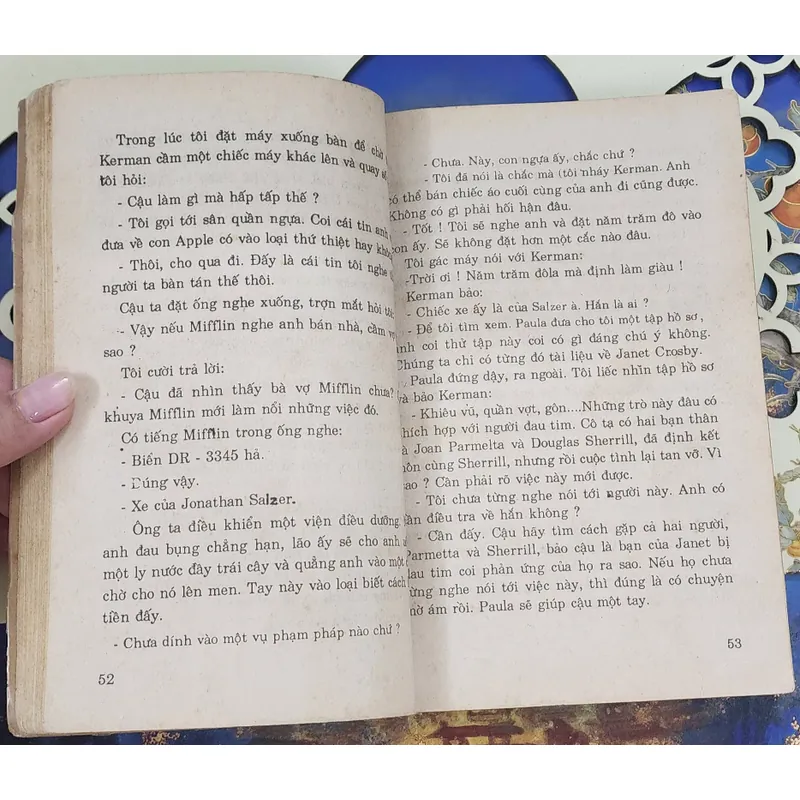 Tiểu thuyết của nhà văn James Hadley Chase: HÃY ĐẶT NÀNG LÊN TẤM THẢM HOA 719738