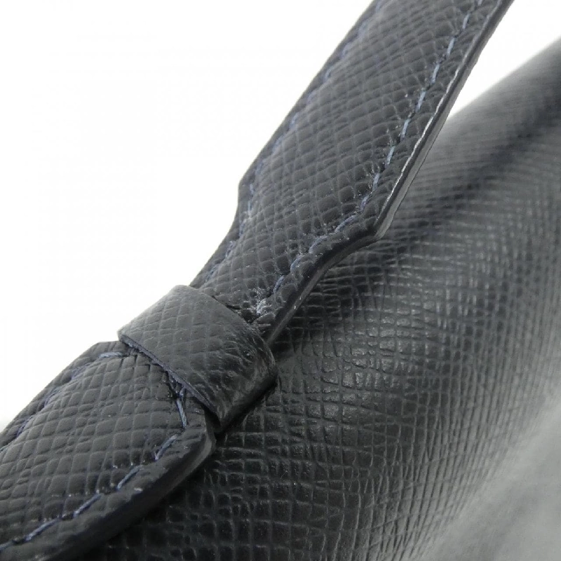 Ví Louis Vuitton Taiga Zippy XL M44276 621750