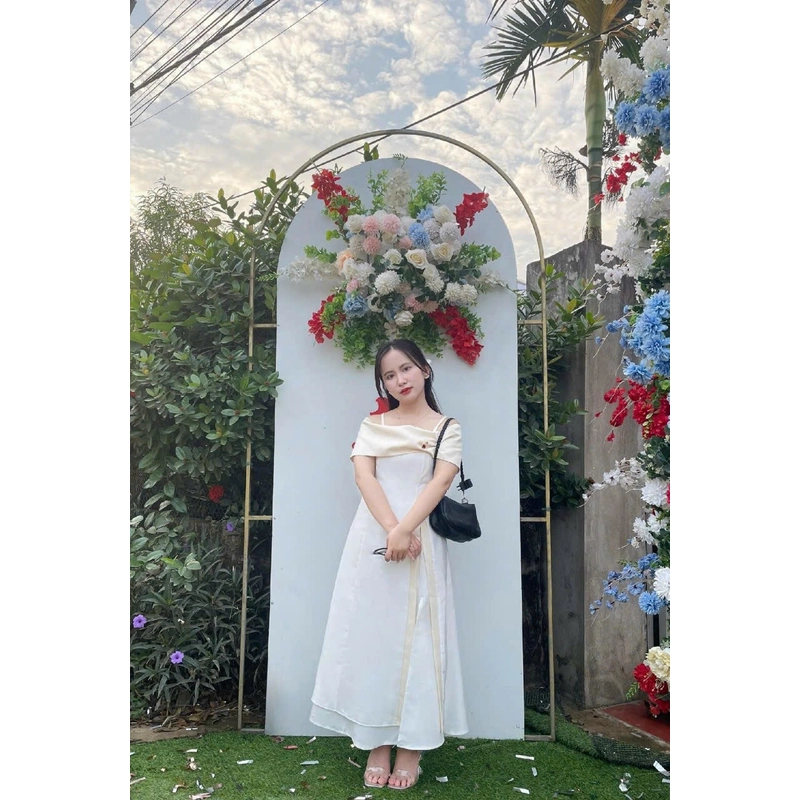 Đầm dự tiệc dáng dài trễ vai xẻ tà, sử dụng 1 lần trong đám cưới anh 499444