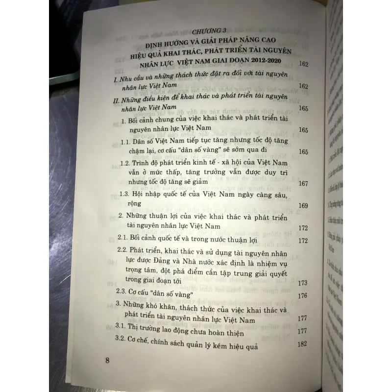 Khai thác và phát triển tài nguyên nhân lực Việt Nam 756088