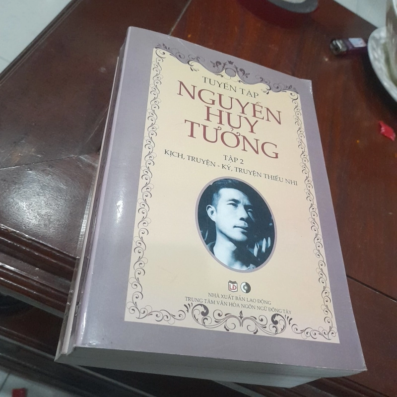 Tuyển tập NGUYỄN HUY TƯỞNG (trọn bộ 2 tập) 327310