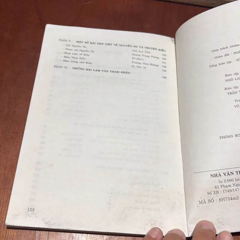 II Nhà Văn Trong Nhà Trường: Nguyễn Du - Lê Thu Yến - 2002 789433