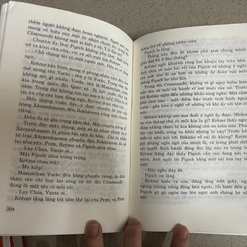 TRẦN TRỤI GIỮA BẦY SÓI – Bruno Apich 746086