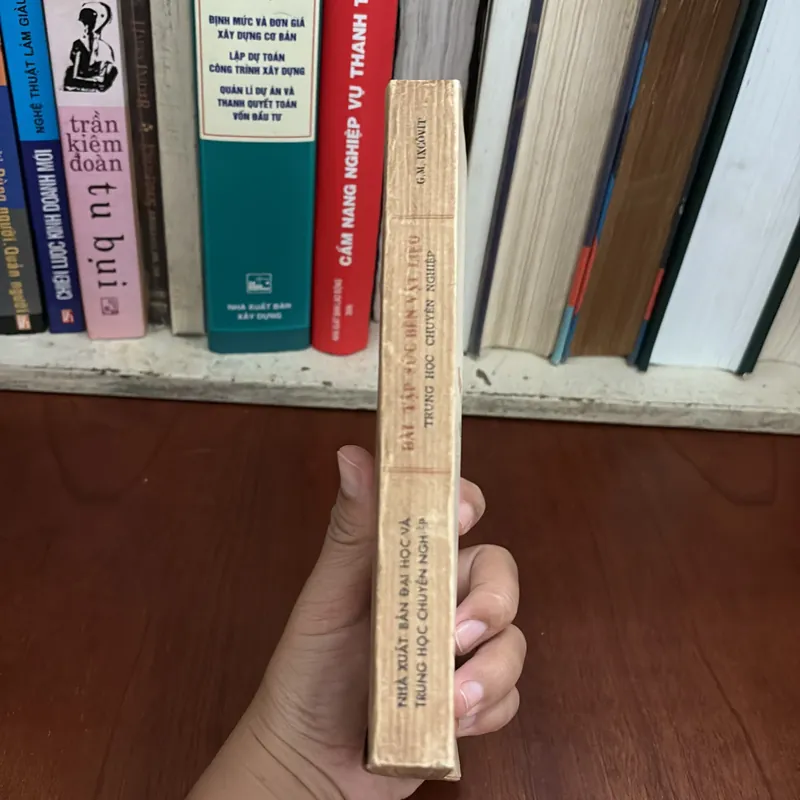 II Sách Xưa: Bài Tập Sức Bền Vật Liệu (Trung Học Chuyên Nghiệp) - G.M. IXCÔVIT - 1978 647206