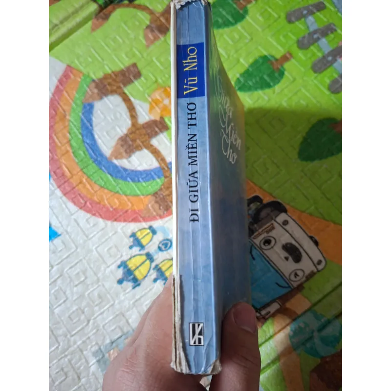 Đi giữa miền thơ tập 2 977745