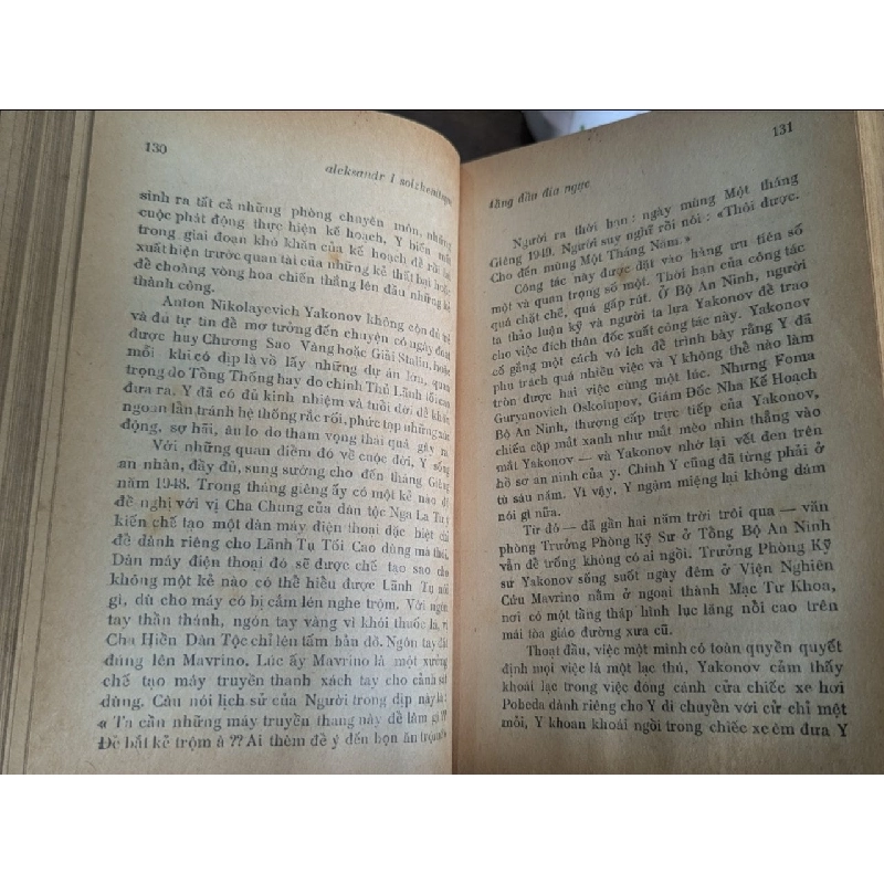 Tầng đầu địa ngục - Alexsandr I Solzhenitsyn ( bản dịch Hải Triều ) 495485