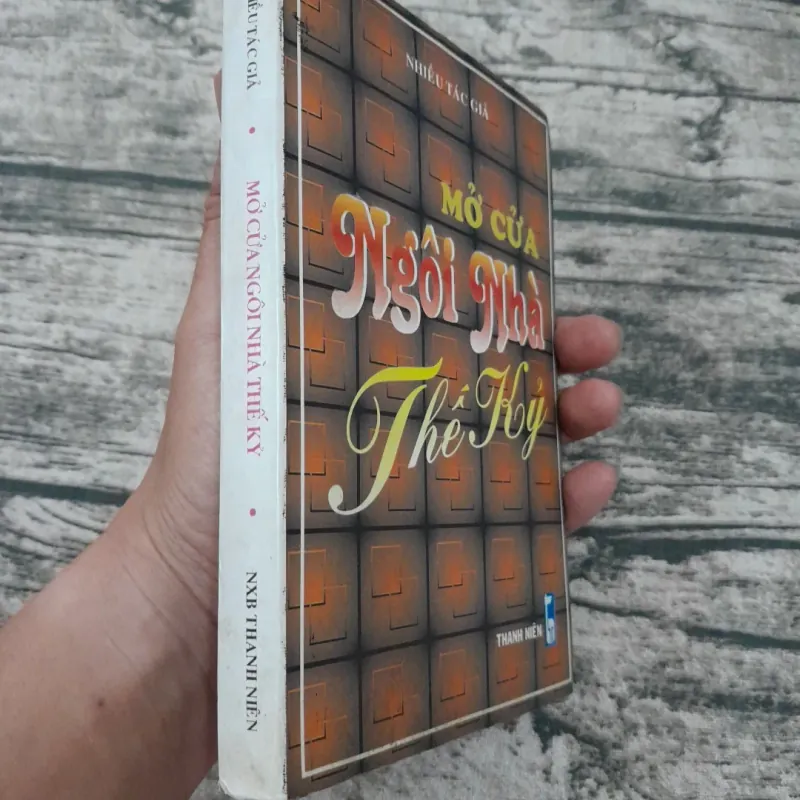 Mở cửa Ngôi nhà Thế kỷ. Nhiều tác giả  762404