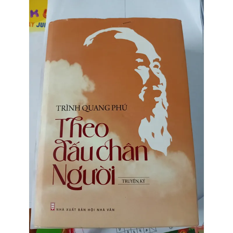SÁCH THEO DẤU CHÂN NGƯỜI 731296