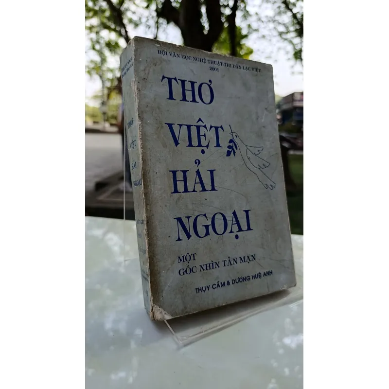 THƠ VIỆT HẢI NGOẠI MỘT GÓC NHÌN TẢN MẠN - THỤY CẦM 778837