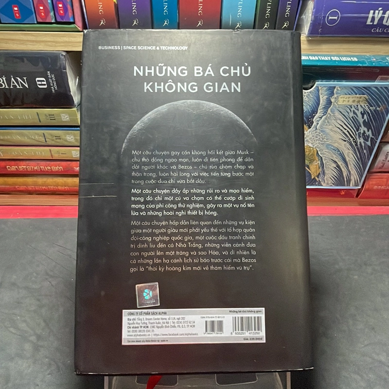 Những bá chủ không gian Christian Davenport 320029