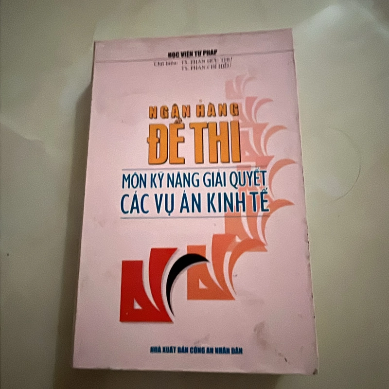 [Luật] Ngân hàng đề thi kỹ năng giải quyết các vụ án kinh tế - Luật sư 331141