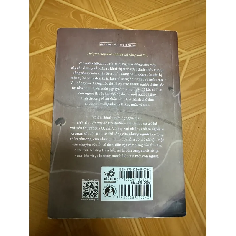 Hoàng đế xứ Gladness Hải - Ocean Vuong mới 97% 1010363