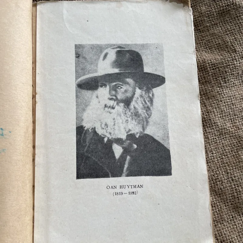 Thơ Lá cỏ -Whitman 932948