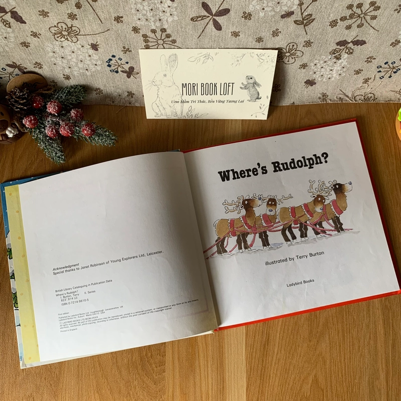 Sách tranh tiếng anh Where's Rudolph?, Used, Bìa cứng 463591