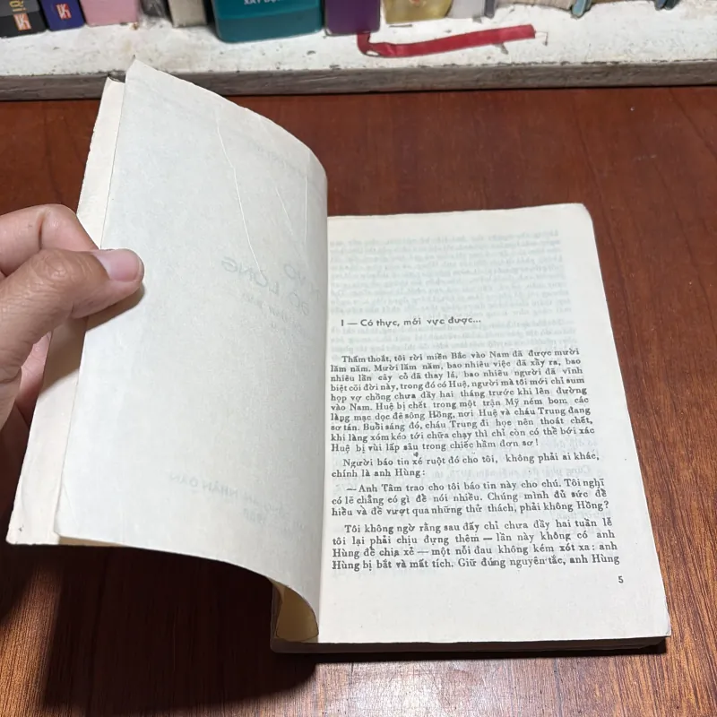 [Sách 8x] - II Truyện Tình Báo: Đen Vỏ Đỏ Lòng (Tập 2) - Mai Thanh Hải - 1988 927341