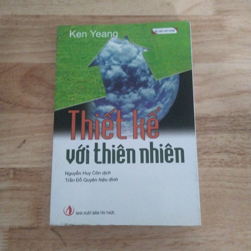 Sách kiến trúc: Thiết kế với thiên nhiên - Ken Yeang 548882
