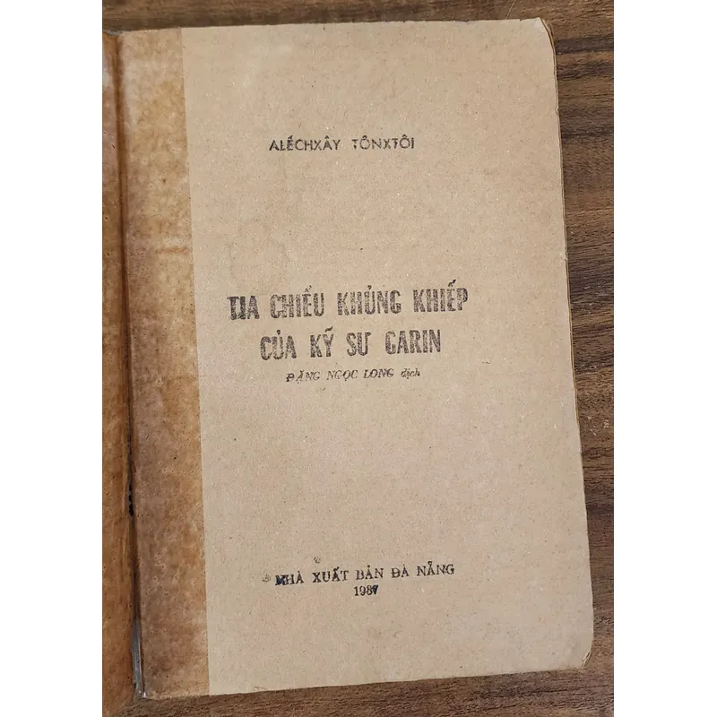 Tiểu thuyết TIA CHIẾU KHỦNG KHIẾP CỦA KỸ SƯ GARIN - Aleksey Nikolayevich Tolstoy 713007