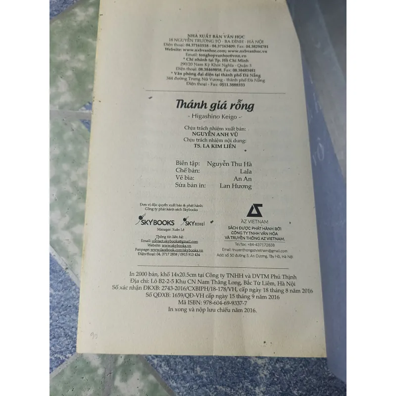 Thánh giá rỗng - Higashino Keigo 746690