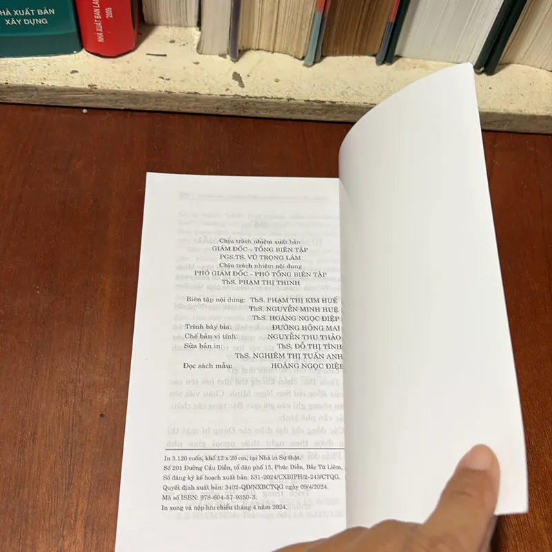 II Sách Lịch Sử: Những Mẫu Chuyện Về Tấm Gương Đạo Đức Hồ Chí Minh (2 Tập) - 2024 722827