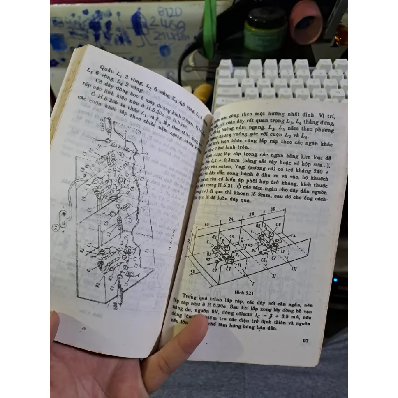 Tự làm anten và khuếch đại anten Nguyễn Huy Bạo mới 80% ố vàng có viết 1993 GIÁO TRÌNH, CHUYÊN MÔN HCM1709 560076