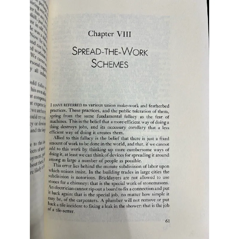 Economics in one lesson - Herry Hazlitt 711789