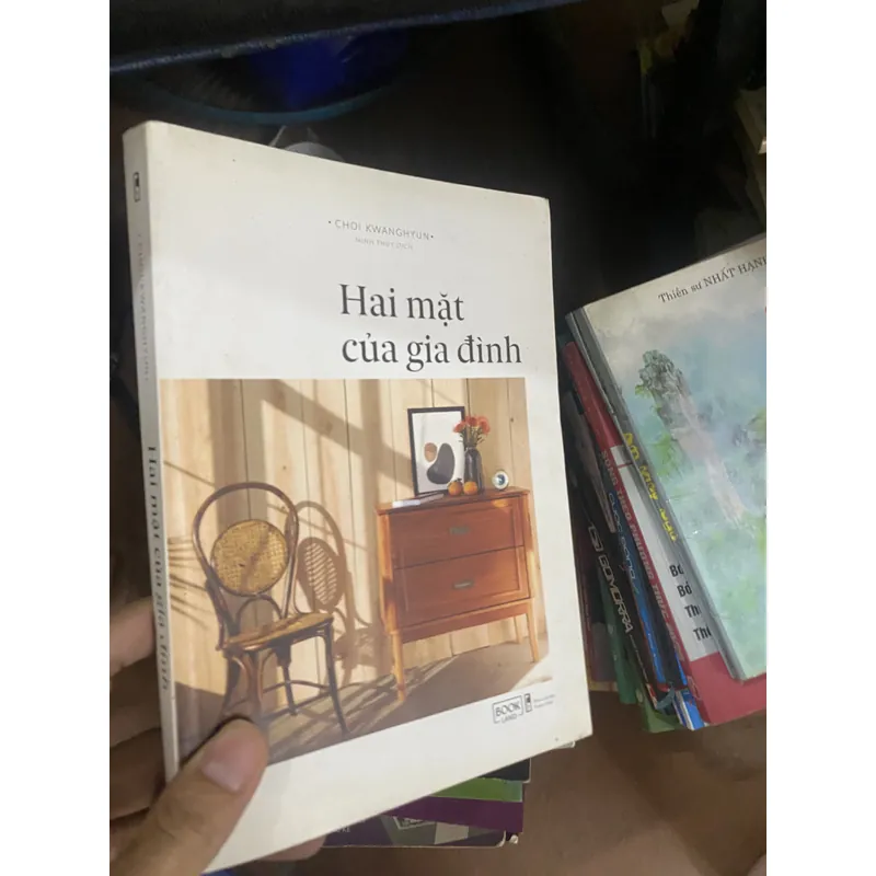 Sách hai mặt của gia đình 309843