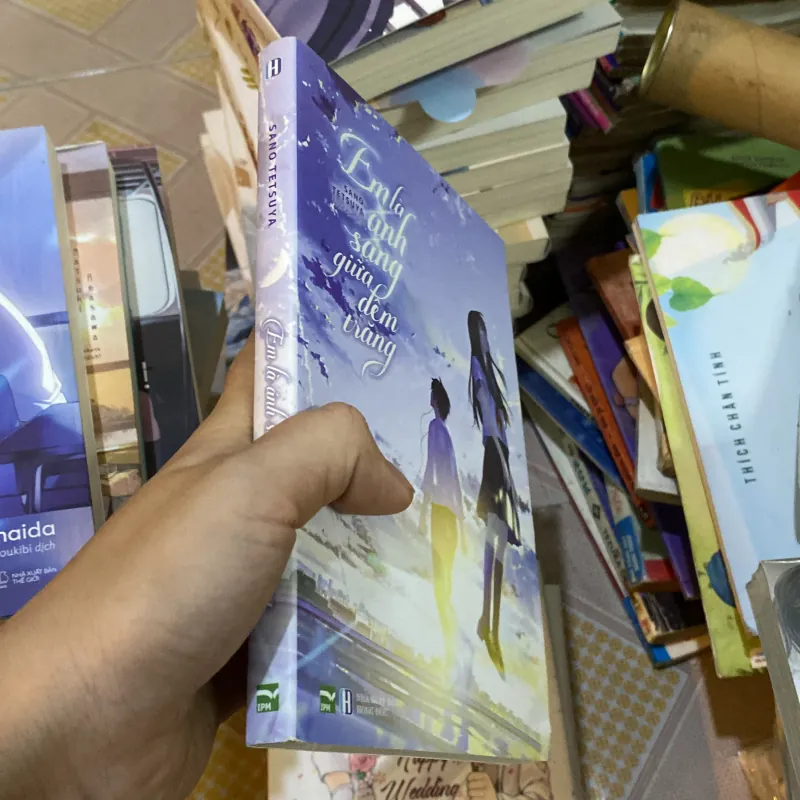 Em Là Ánh Sáng Giữa Đêm Trăng 1023024