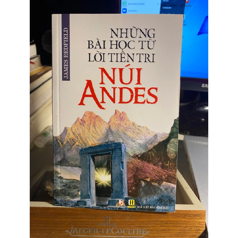 Những Bài Học Từ Lời Tiên Tri Núi Andes -Tên Nhà Cung Cấp: Cty Văn Hóa Văn Lang -Tác giả: James Redfield -NXB: Hồng Đức -Năm xuất bản: 04/2013 -Trọng lượng: 330g -Kích thước: 13.5x21 cm -Số trang: 286 -Hình thức: Bìa Mềm- Sách lưu kho còn mới STB1591 456196
