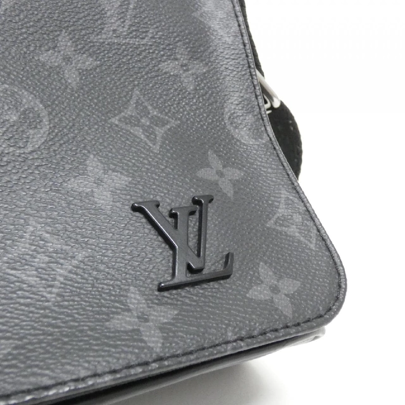 Túi đeo vai Louis Vuitton Monogram Eclipse District PM M44000 613117