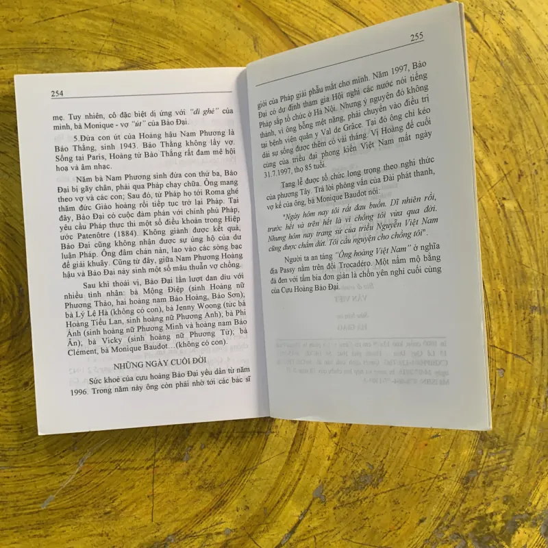 COMBO GẦN 400 NĂM VUA CHÚA TRIỀU NGUYỄN & CÔNG CHÚA ĐẤT VIỆT 1002967