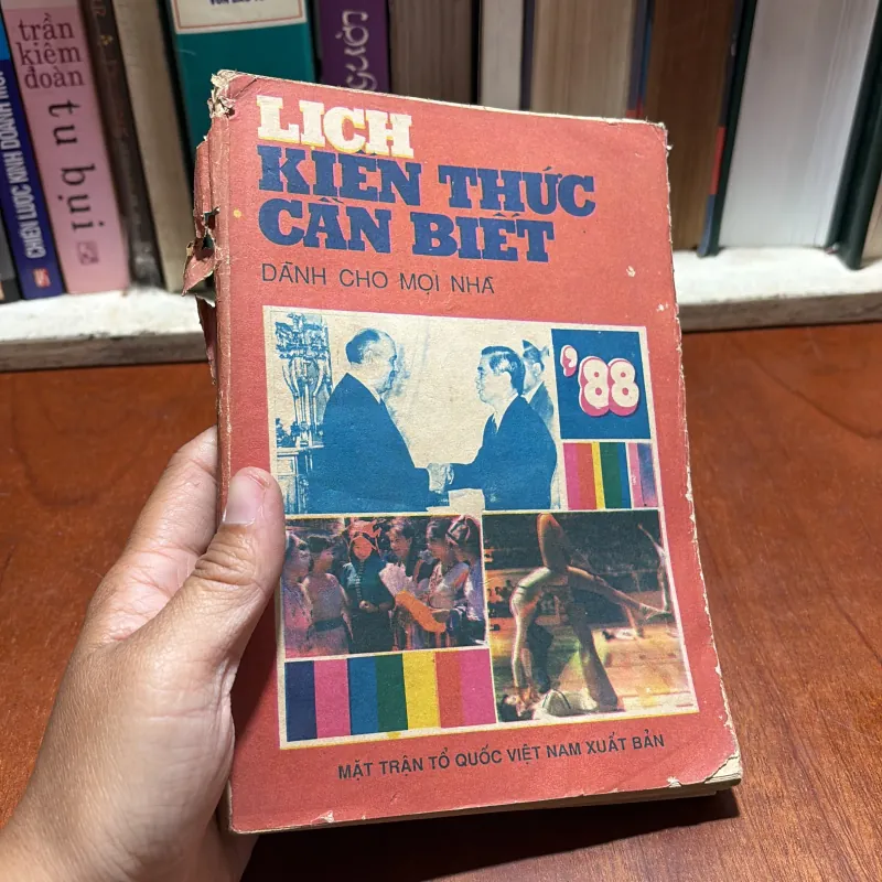 [Gáy Không Đẹp] - II Lịch Kiến Thức Cần Biết Dành Cho Mọi Nhà - 1988 931862