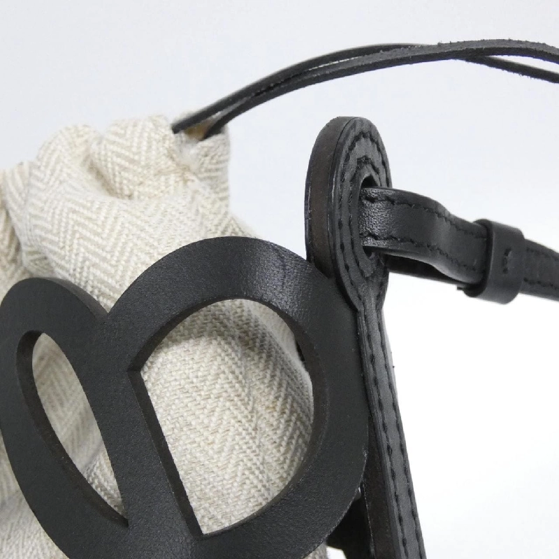 Loewe Anagram Cut Out Pocket C922Y62X02 Túi đeo vai - Hàng hiệu Authentic 803059