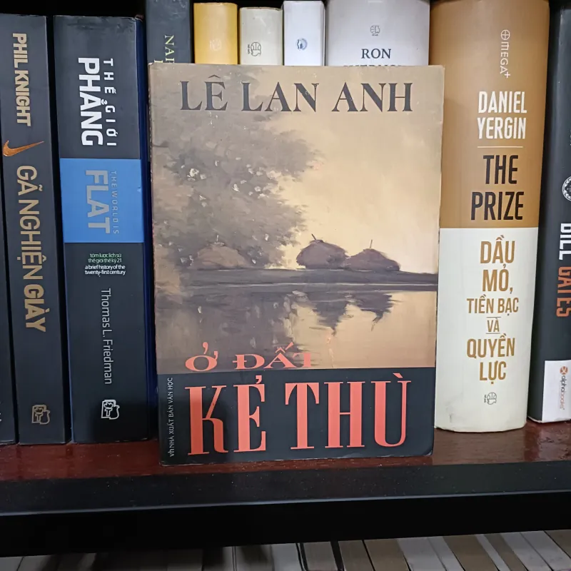 Ở đất kẻ thù - Lê Lan Anh 975611