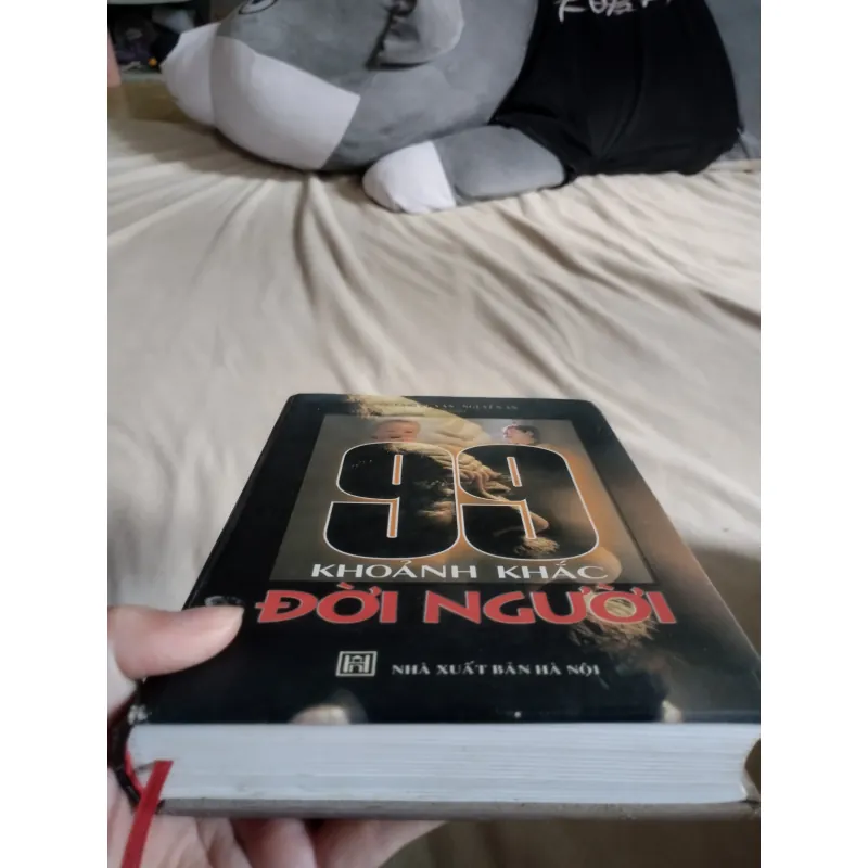 Cuốn sách "99 Khoảnh Khắc Đời Người" của Trương Tử Văn  761699